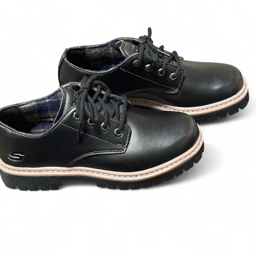 Skechers Women’s Authentics-Little Bolt Oxford Size 7